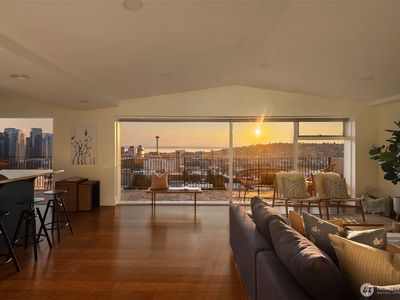 505 Belmont Avenue E #1101