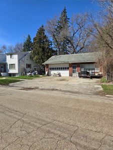 2601 Bennett Ave