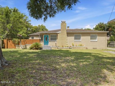 2284 LARCHMONT Road