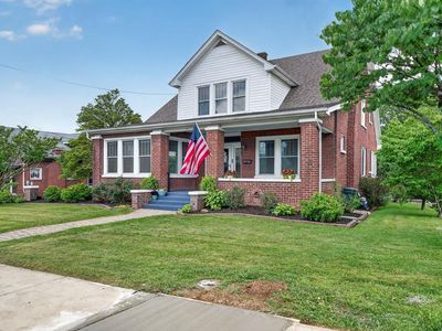 415 E Main St