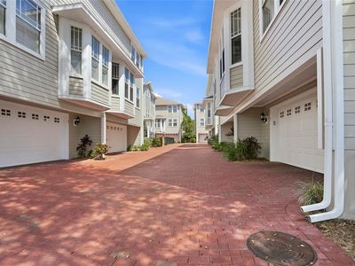 3315 W DE LEON STREET #18