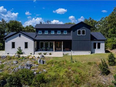 4 Gray Hawk Dr