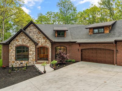 109 Lake Harbor Dr