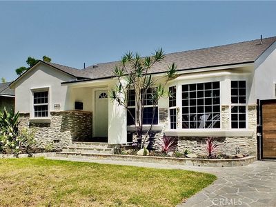 5218 Bellflower Blvd