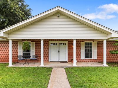 4 Circle Dr