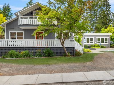 151 Finch Place SW