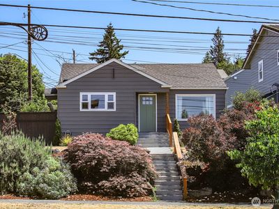 8202 California Avenue SW