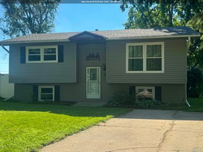 Property at 2 Union Ct, Mccook Lake, SD