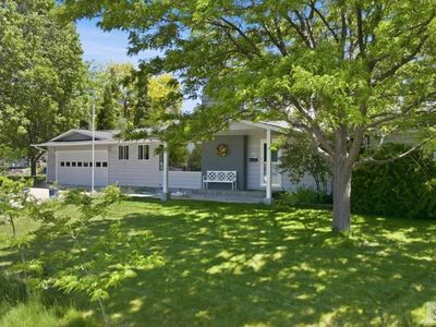 27 Drake Ave
