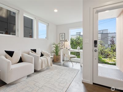 115 27th Avenue E #D