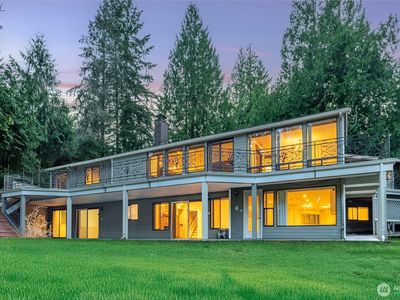 2317 Sahalee Drive E