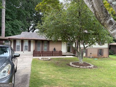 Property at 6051 Ledgewood Dr, Forest Park, GA