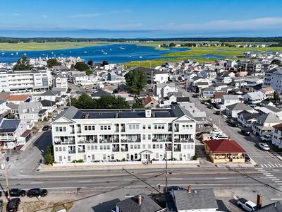 33 Ocean Boulevard #8