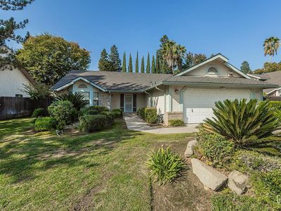 Property at 6447 N Vagedes Ave, Fresno, CA