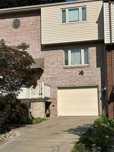 313 Clavale Dr