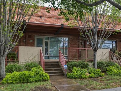594 Manzana Pl