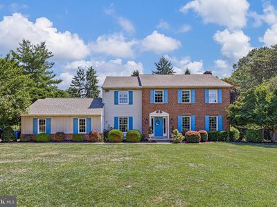 62 Darien Rd
