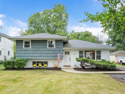 Property at 5798 Pershing Ave, Downers Grove, IL