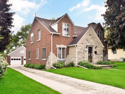 1713 Taylor LANE