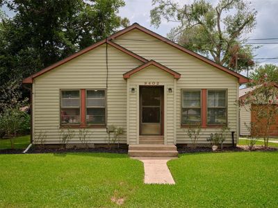 9402 Line St