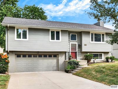 6523 S 137th Cir
