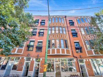 821 W Superior St UNIT 4