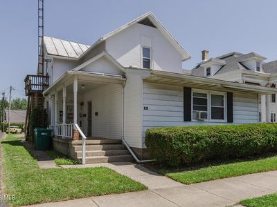 723 N Main St