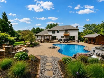 56 Cardinal Ln