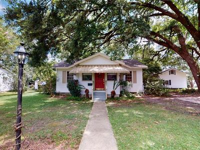 3012 Baronne St