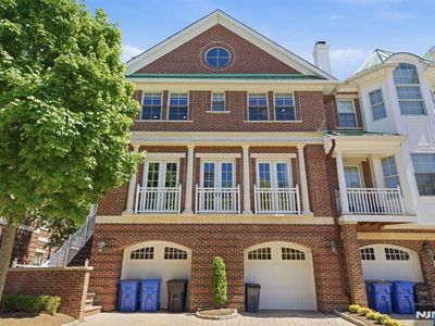 900 Heights Ln