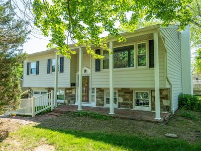8 Pleasant Ave