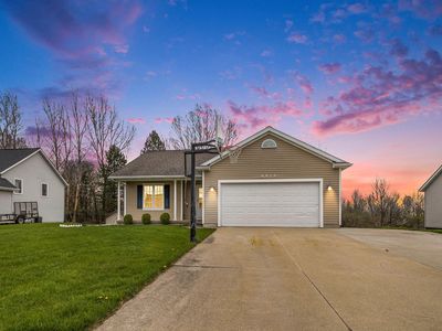 6976 Shady Knoll Dr SE