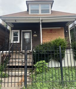 1220 W 74th St
