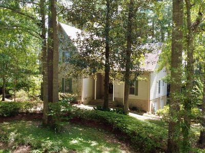 4 Bridgewater Dr