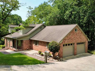 424 Shamrock Ln
