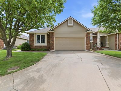 2304 N Lakeway Cir