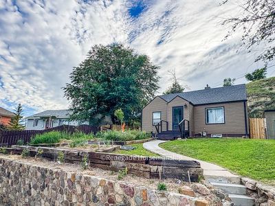 966 Assiniboine Ave
