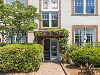7 Park Ln NE APT J