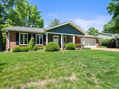 1437 Sunnytree Ln