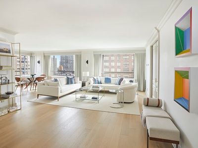 190 E 72nd St APT 21B