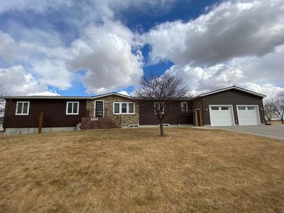 Property at 1002 S 4th St, Parkston, SD