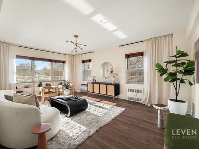 10 Plaza St E APT 3A