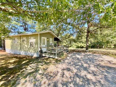 451 Lord Ln