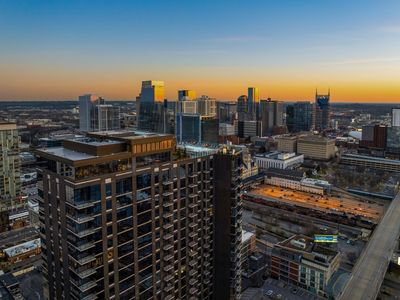 1212 Demonbreun St #2801