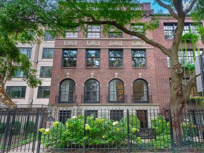 24 E Scott St APT 2