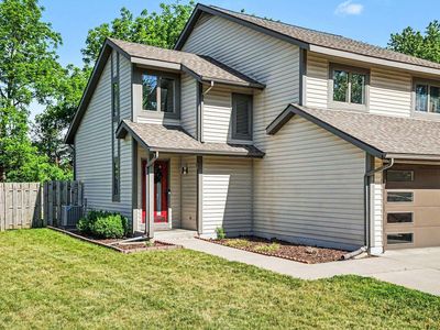 1712 College Manor Dr