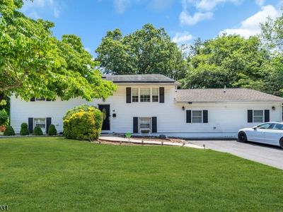 14 Arlington Dr