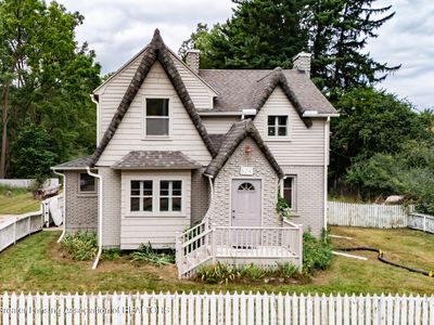 524 W Lake Lansing Rd