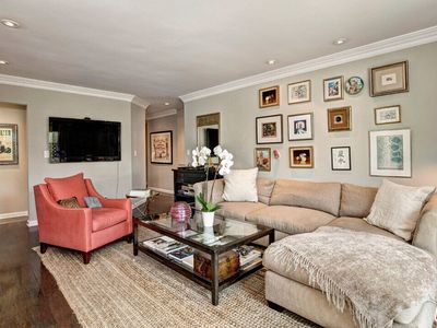 117 S Doheny Dr APT 203