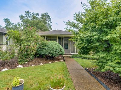504 Graham St